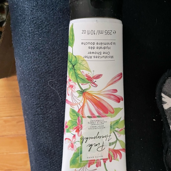 Lily and green tea Shea body cream - Picture 2 of 10